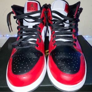 Air Jordan 1 Mid Men’s sneaker 👟